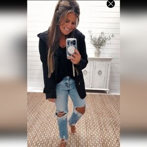 Elegant Black Blazer with Pocket Details